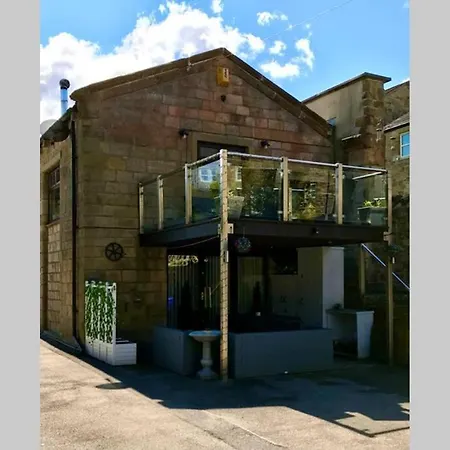 Coach House Workshop Holiday home Cowling